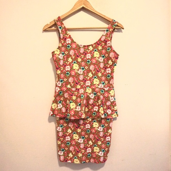 Forever 21 Peplum Sheath Dress - Picture 2 of 2